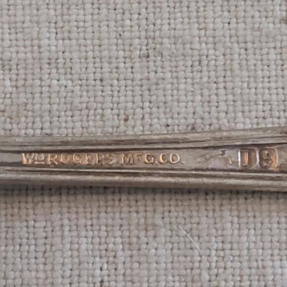Vintage Wm Rogers MFG Co Silver plate jelly spoon - Picture 3 of 3